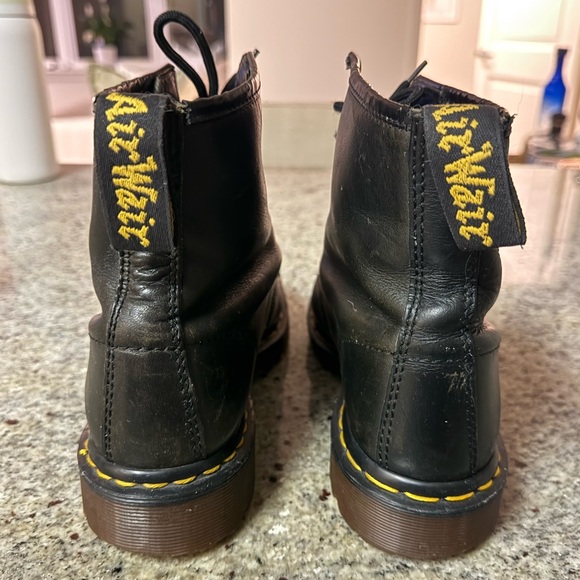 Dr. Martens 1460 Smooth Leather Black Boots Size 8 - Picture 3 of 6